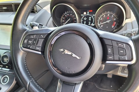 Jaguar F-Type V6 R-DYNAMIC 40