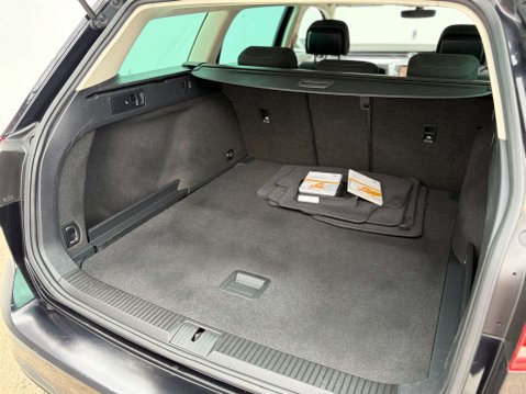 Volkswagen Passat 2.0 Passat SE Business TDI BlueMotion Technology Semi-Auto 5dr 29