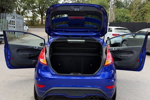 Ford Fiesta ST-2 - 8 SERVICES -NEW MOT -HEATED SEATS -KEYLESS -JUST SERVICED 30
