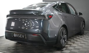 Tesla Model Y RWD Standard Range GROK AI Rear Screen Heated & Vented Seats VATQ 10