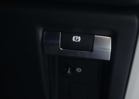 Land Rover Defender 3.0 Defender X-Dynamic HSE D MHEV A 4WD 5dr 55