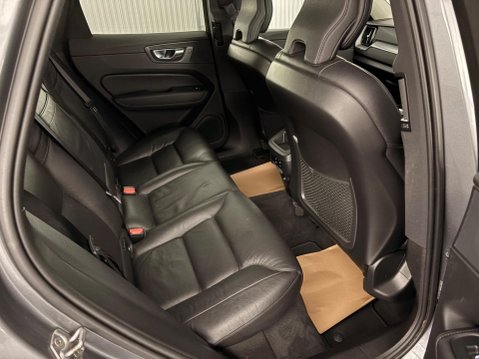 Volvo XC60 2.0 B4 MHEV Momentum Pro Auto AWD Euro 6 (s/s) 5dr 6