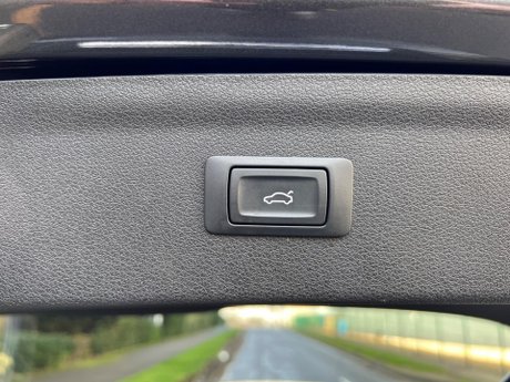 Audi Q3 2.0 TDI S line Plus S Tronic quattro Euro 6 (s/s) 5dr 33