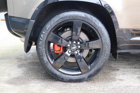 Land Rover Defender 110 D300 HARD TOP X MHEV HUGE FACTORY SPEC SEEKER STYLED WITH SEATS  13