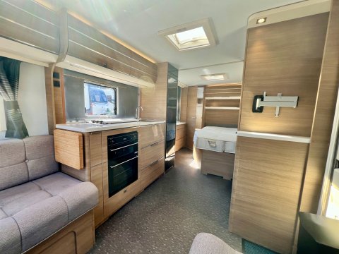 Adria Adora Thames 613 UT 18