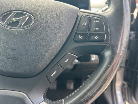 Hyundai i10 1.2 Premium Euro 5 5dr 21