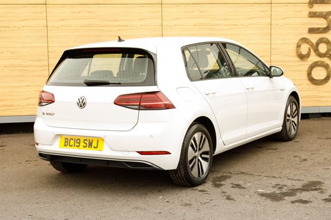 Volkswagen Golf E-GOLF 2