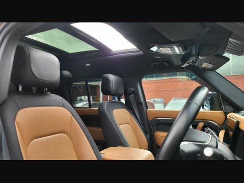 Land Rover Defender X-DYNAMIC HSE MHEV 4