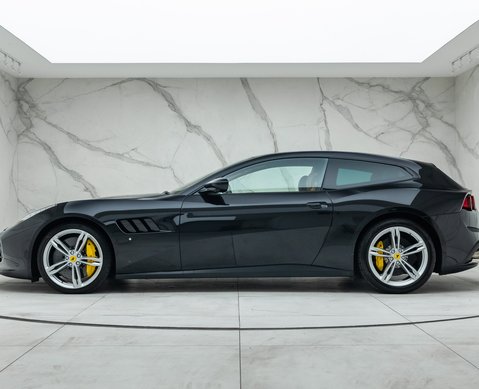 Ferrari GTC4 Lusso V12 