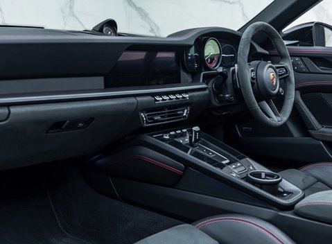 Porsche 911 Targa 4 GTS (992) 20