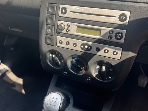 Ford Fiesta ZETEC 16V 10