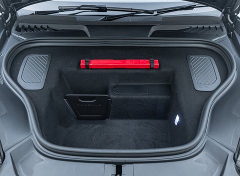 Porsche Macan 4 Electric 41