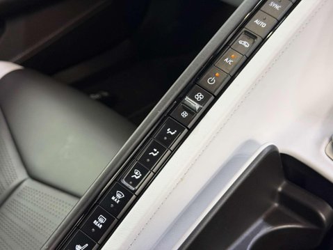 Chevrolet Corvette Stingray 6.2 V8 3LT Convertible 2dr Petrol DCT Euro 6 (482 ps) 44