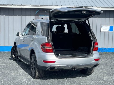 Mercedes-Benz M Class 3.0 ML300 CDI V6 BlueEfficiency Grand Edition G-Tronic 4WD Euro 5 5dr 50