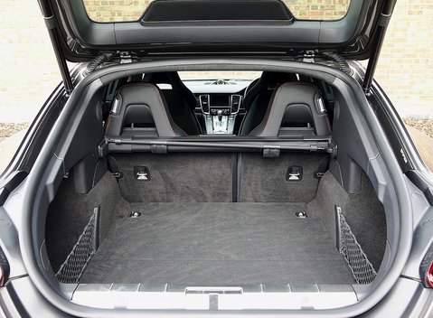 Porsche Panamera GTS 28