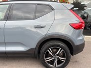 Volvo XC40 2.0 B3 MHEV Plus Dark SUV 5dr Petrol Hybrid DCT Auto Euro 6 (s/s) (163 ps) 6