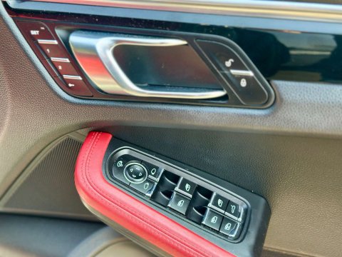 Porsche Macan 2.0T SUV 5dr Petrol PDK 4WD (s/s) (252 ps) 67