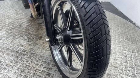 Triumph Bonneville 2014 T100 GREAT CONDITION ONLY 7K ICONIC MODERN CLASSIC 865CC 18