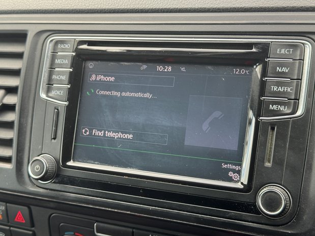 Volkswagen Transporter AUTO SWB [SOLD KH] L1H1 SPORTlINE T32 Air Con Nav Sensors EURO 6 NO VAT DSG 28
