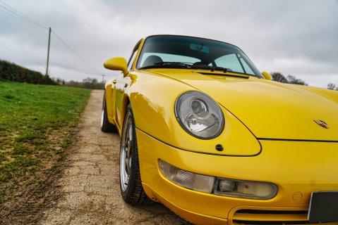 Porsche 911 CARRERA 4 21