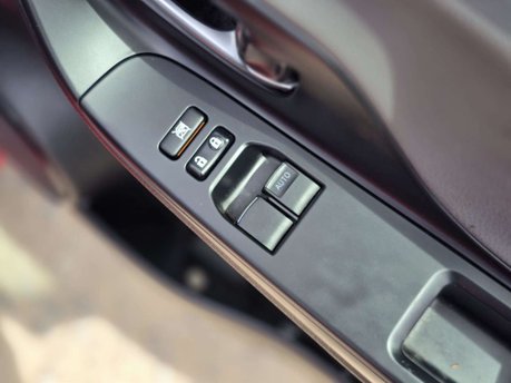 Toyota Yaris 1.5 VVT-h Icon Hatchback 5dr Petrol Hybrid E-CVT Euro 6 (s/s) (100 ps) 59