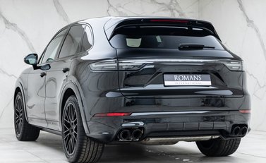 Porsche Cayenne GTS 7