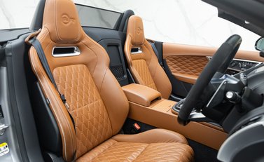 Jaguar F-Type SVR Convertible 21