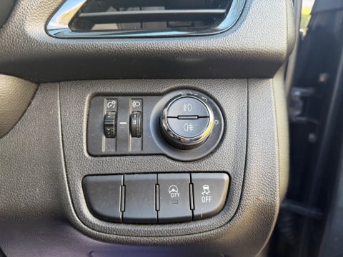 Vauxhall Viva 1.0i SE Euro 6 5dr (a/c) 19