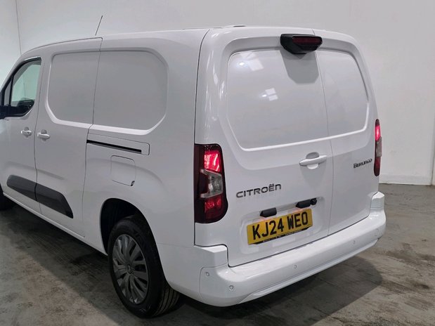 Citroen Berlingo BERLINGO XL DIESEL1.5 Blue HDi 100ps Van Driver 12