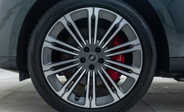 Land Rover Range Rover P530 SV 32