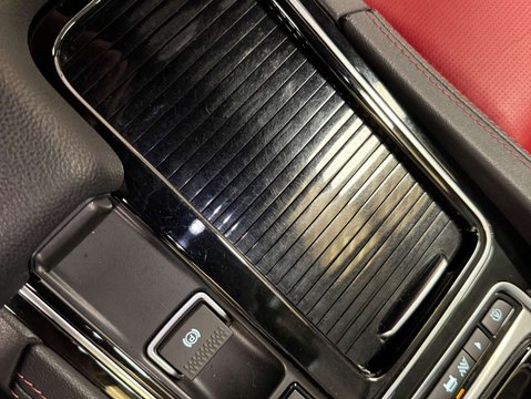 Jaguar F-Pace 2.0 F-Pace R-Sport D Auto 5dr 39