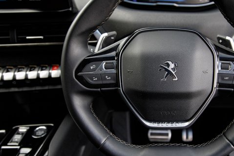 Peugeot 3008 BLUEHDI S/S ALLURE PREMIUM PLUS 18