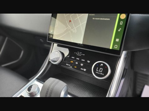 Jaguar XF R-DYNAMIC S 28