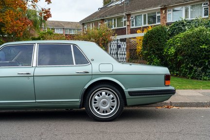 Bentley Brooklands Saloon 11