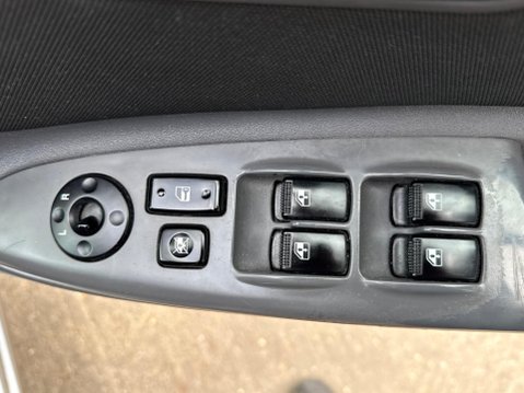 Kia Rio 1.4 LS 5dr 35