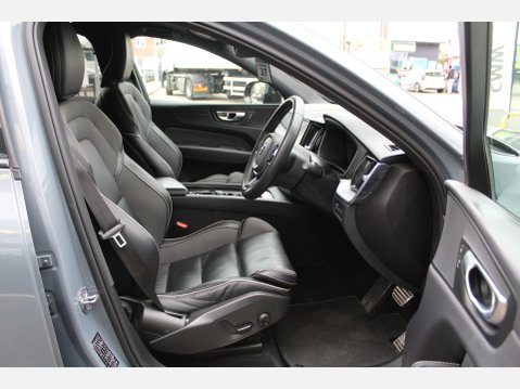 Volvo XC60 RECHARGE T6 R-DESIGN AWD 26