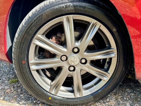 Toyota Yaris VVT-I SR 46