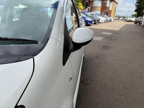 Toyota Aygo 1.0 VVT-i Move MultiMode Euro 5 5dr 29