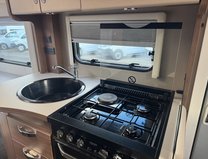 Elddis Majestic 254 2 Belt|4 Berth|Transverse Island Bed|Kitchen|Bathroom|Large Fridge Freezer 13
