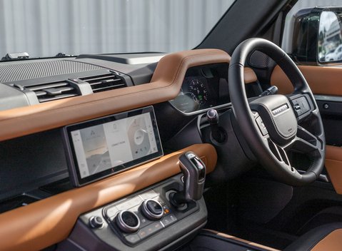 Land Rover Defender 110 X P400 17