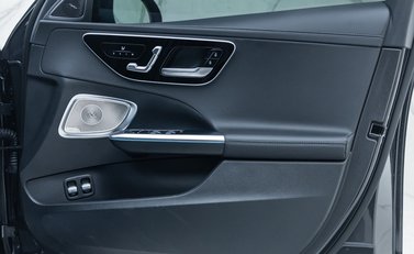 Mercedes-Benz C63 AMG S E NIGHT EDITION PREMIUM PLUS 28