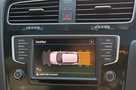 Volkswagen Golf GTD - PANORAMIC ROOF - ACC - SPORT AND SOUND PACK - CARPLAY 51