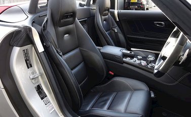 Mercedes-Benz SLS AMG Roadster 24