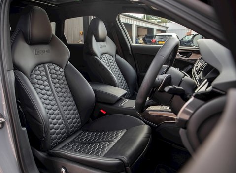 Audi RS6 Avant Performance 12