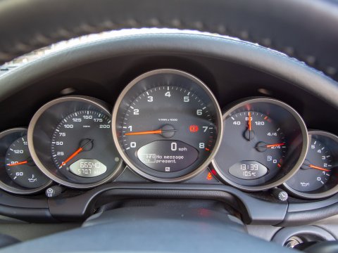 Porsche 911 CARRERA 2 31