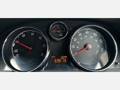 Vauxhall Antara 2.2 CDTi Diamond SUV 5dr Diesel Manual 2WD Euro 5 (s/s) (163 ps) 6