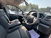 Renault Trafic SWB L1H1 [SOLD CR] Low Roof Black Edition SL28 Air Con Nav Sensors EURO 6 N 15