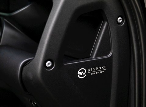 Land Rover Defender 110 V8 Bond Edition 21