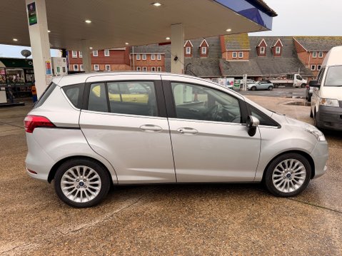 Ford B-Max TITANIUM 4