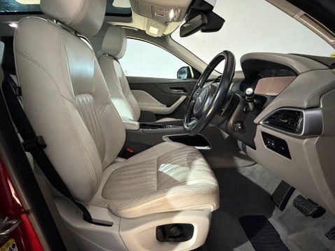 Jaguar F-Pace PORTFOLIO AWD 18